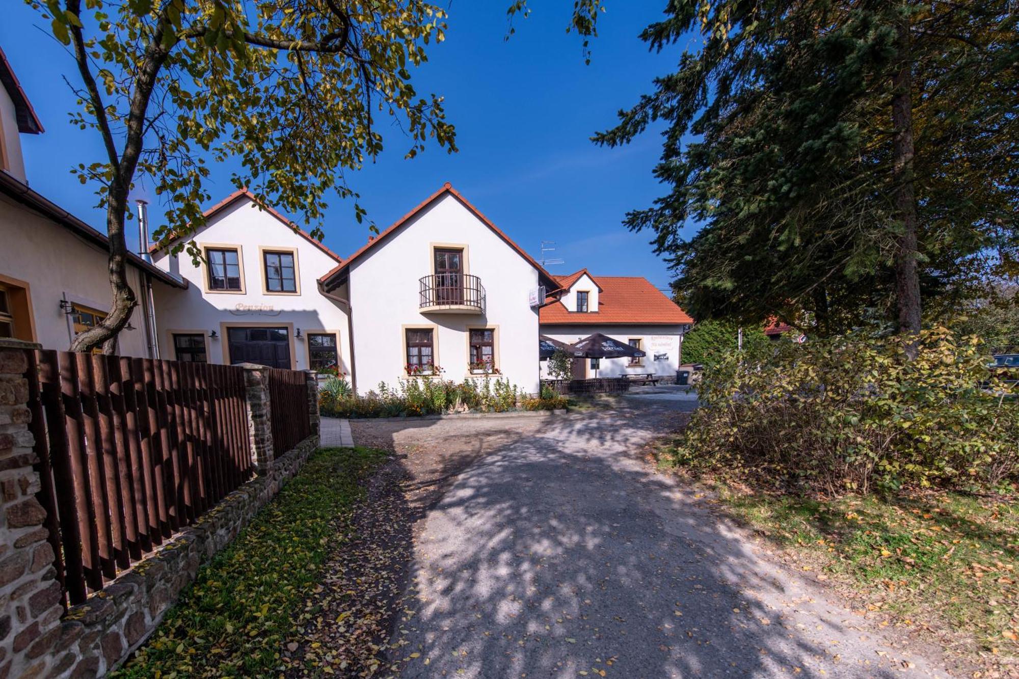 Penzion Stribrna Lhota Mnisek pod Brdy Exterior photo